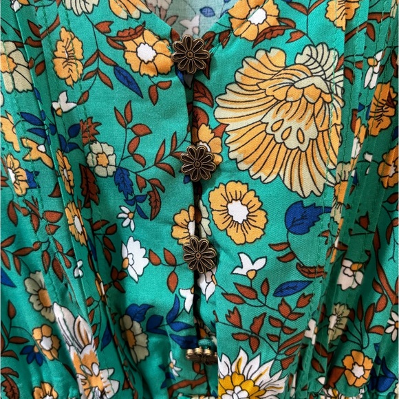 Bohemian Style - Floral Print Dress - Picture 8 of 8